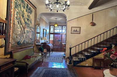 Maison - 335 m² - 15 pièces