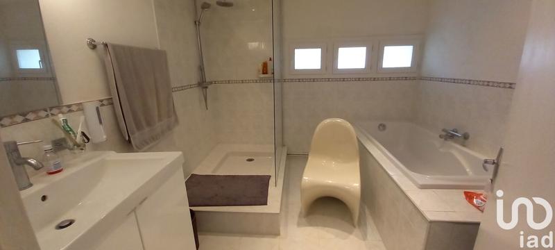 Maison - 236 m² - 5 pièces