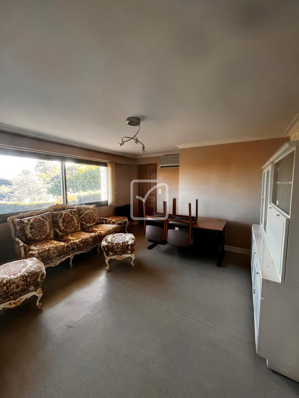 Maison - 290 m² - 11 pièces