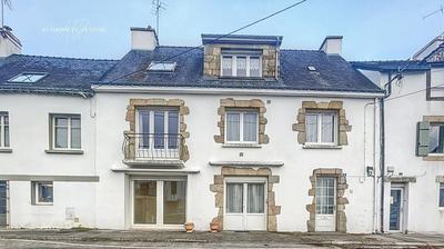 Maison - 136 m² - 9 pièces