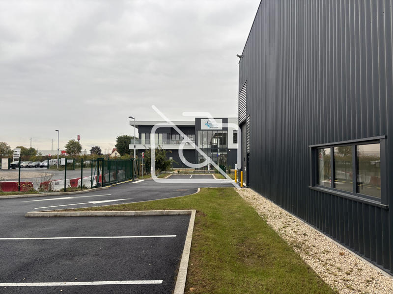 Entrepôt - 1 000 m²