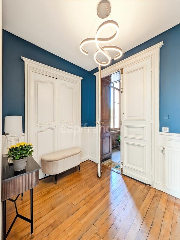 Appartement bourgeois - 161 m² - 5 pièces