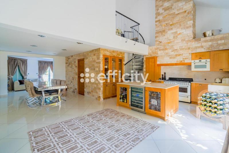 Maison - 110 m² - 3 pièces