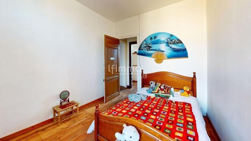 Maison - 240 m² - 8 pièces