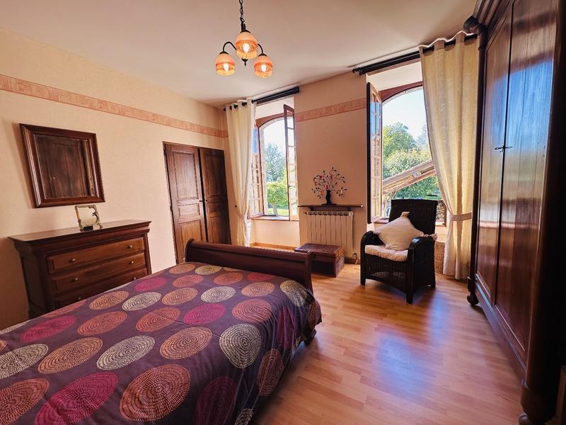 Maison - 190 m² - 8 pièces