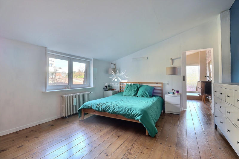 Maison - 240 m² - 10 pièces