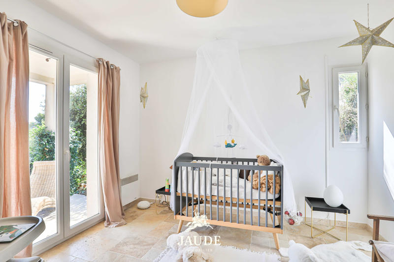 Villa - 240 m² - 6 pièces