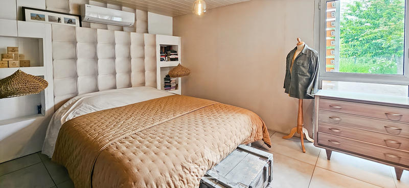 Maison - 280 m² - 8 pièces