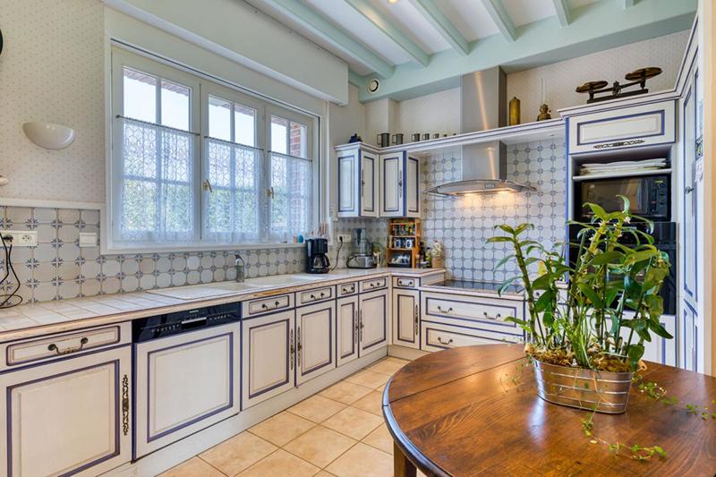 Maison - 275 m² - 7 pièces