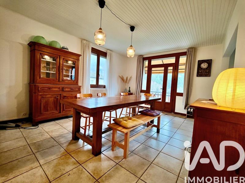 Maison - 231 m² - 11 pièces