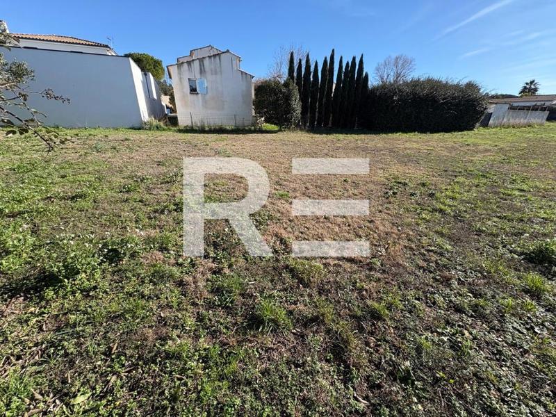 Terrain constructible - 794 m²