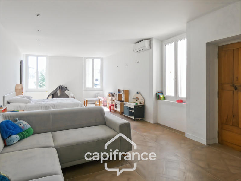 Maison de maîtres - 434 m² - 10 pièces