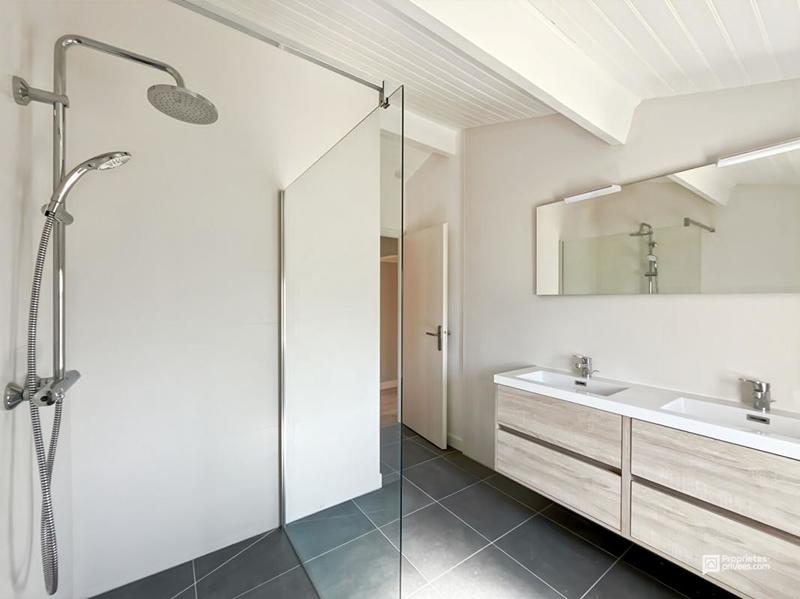 Maison - 177 m² - 6 pièces