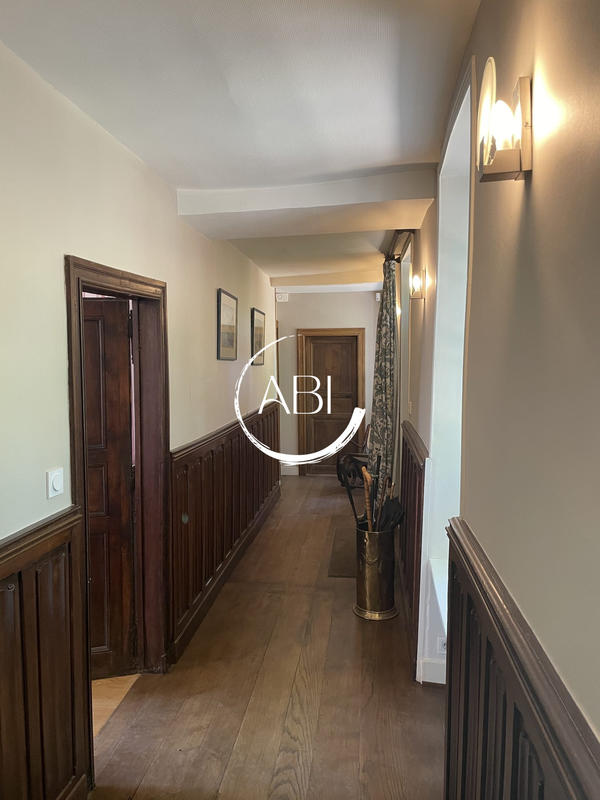 Maison ancienne - 230 m² - 9 pièces