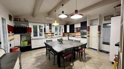 Maison - 200 m² - 6 pièces