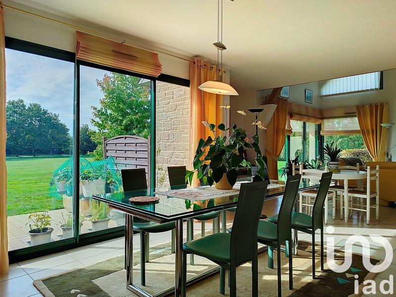 Maison - 227 m² - 8 pièces