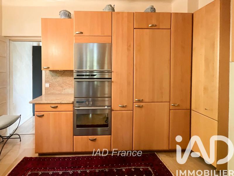 Maison - 225 m² - 8 pièces