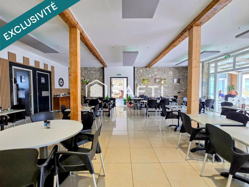 Maison - 560 m² - 11 pièces