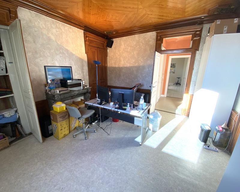 Maison traditionnelle - 232 m² - 8 pièces