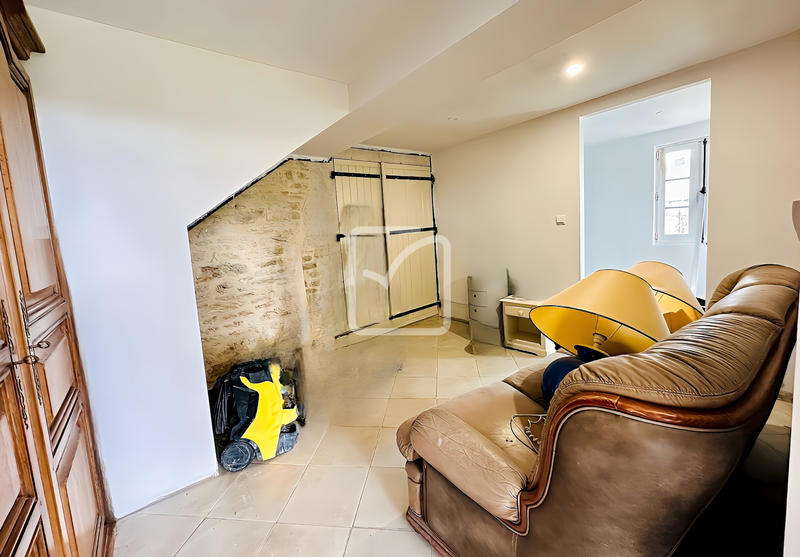 Maison - 255 m² - 9 pièces