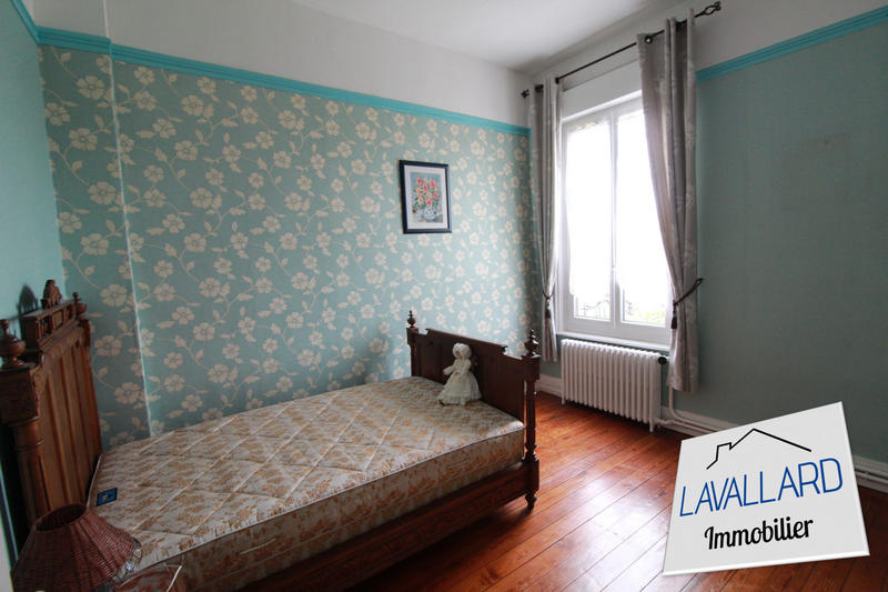 Maison - 207 m² - 10 pièces