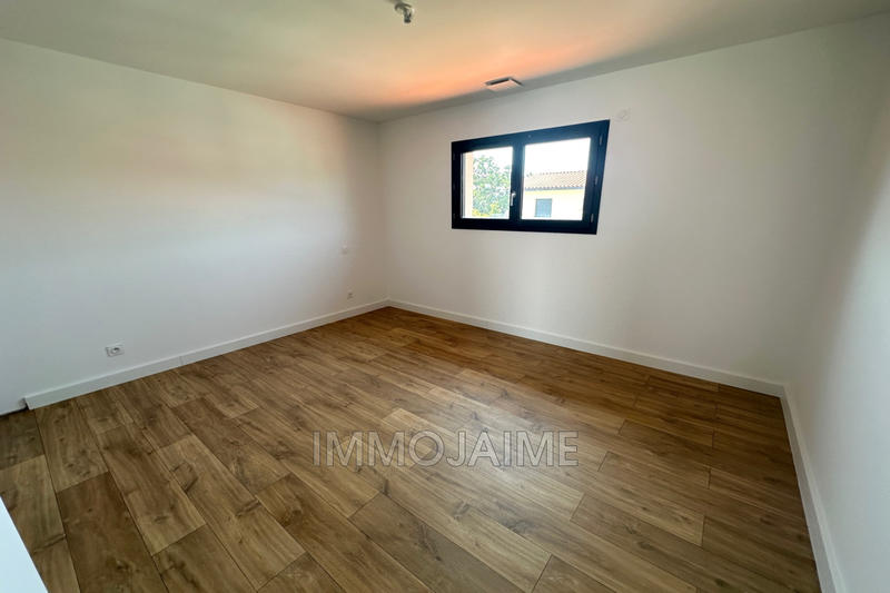 Villa - 111 m² - 4 pièces