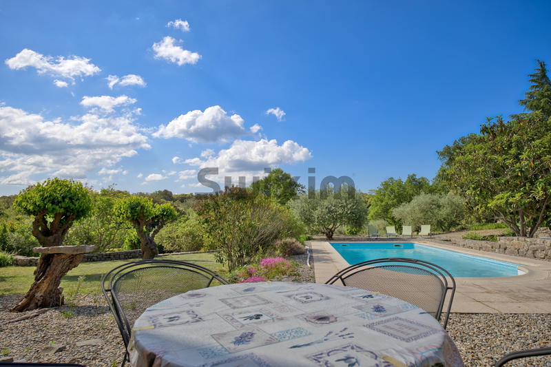 Mas - 265 m² - 10 pièces