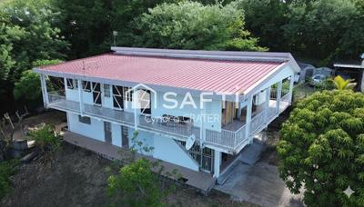 Maison - 242 m² - 8 pièces