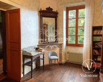 Maison ancienne - 320 m² - 11 pièces