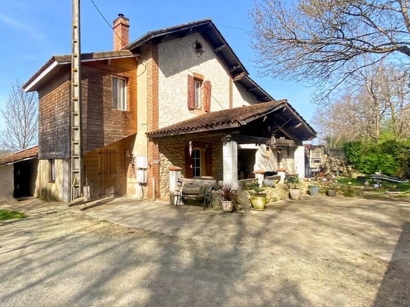 Maison - 180 m² - 6 pièces