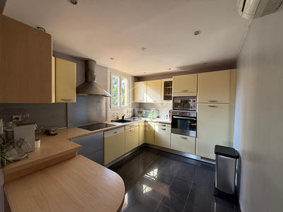 Appartement - 77 m² - 3 pièces