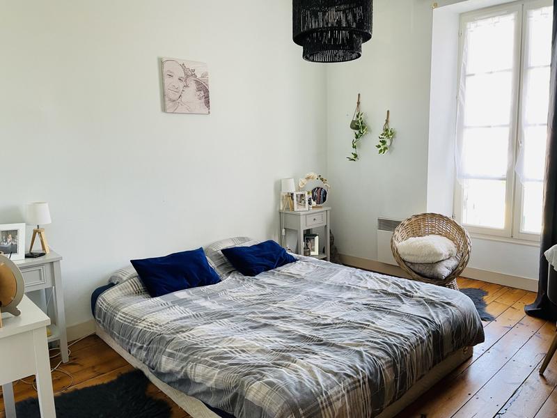 Maison - 220 m² - 8 pièces