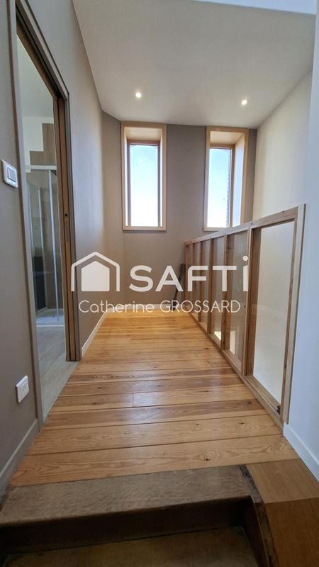 Maison - 300 m² - 10 pièces