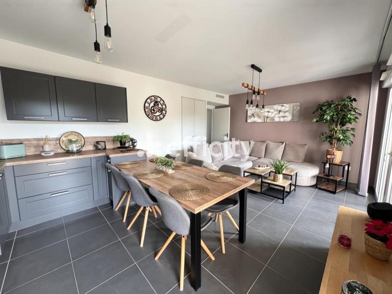 Appartement - 65 m² - 3 pièces