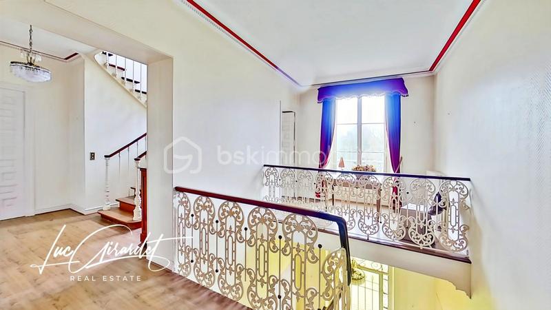 Château - 750 m² - 15 pièces