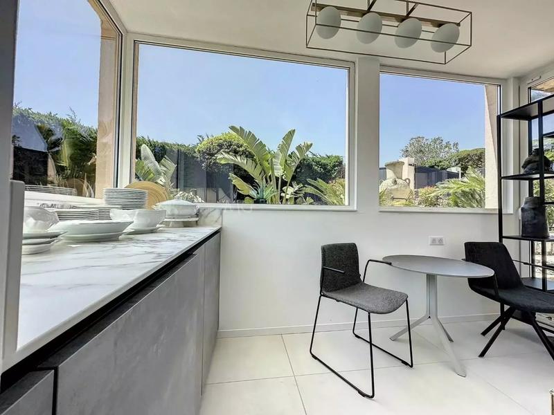 Maison - 400 m² - 10 pièces