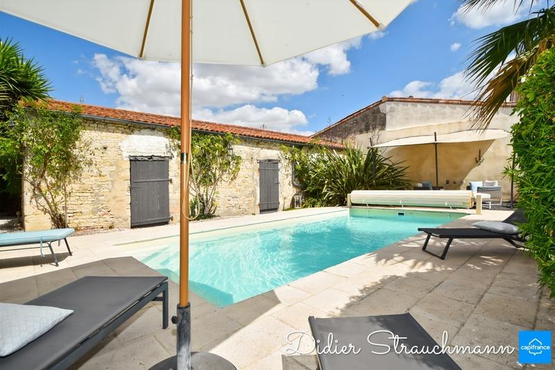 Maison - 322 m² - 8 pièces