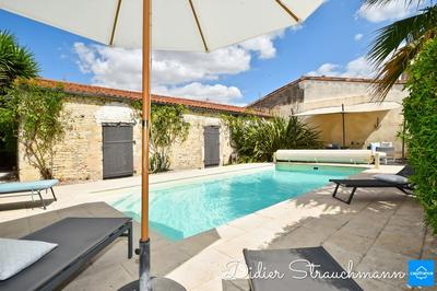 Maison - 322 m² - 8 pièces