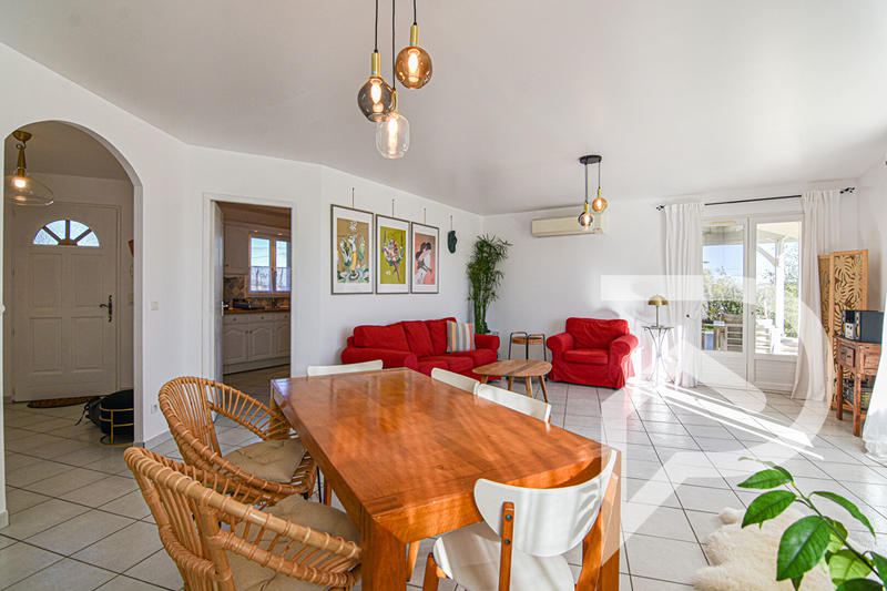 Maison - 110 m² - 6 pièces