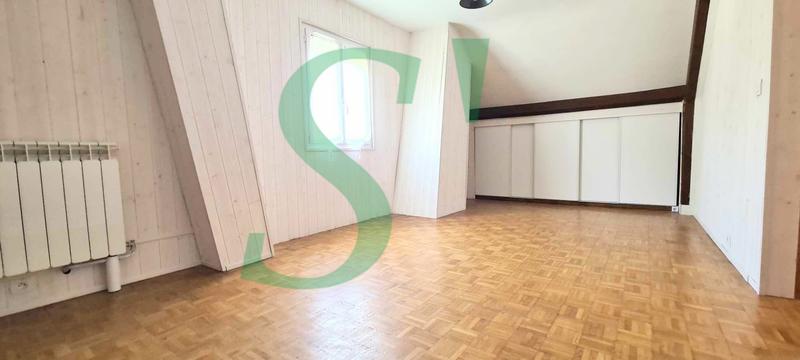 Maison - 233 m² - 7 pièces