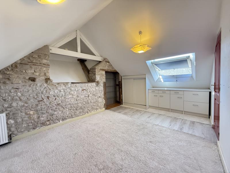 Maison - 210 m² - 11 pièces