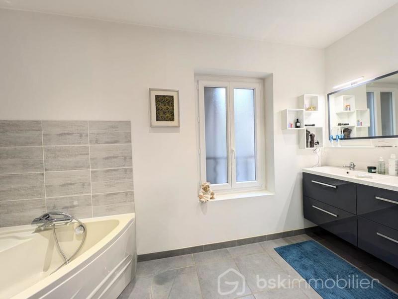 Appartement - 121 m² - 4 pièces