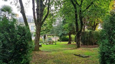 Propriété - 210 m² - 10 pièces