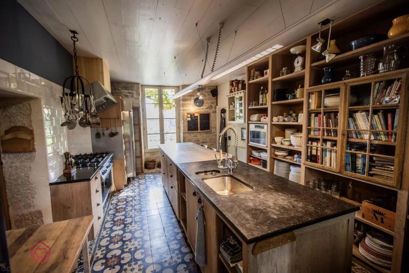 Demeure - 420 m² - 10 pièces