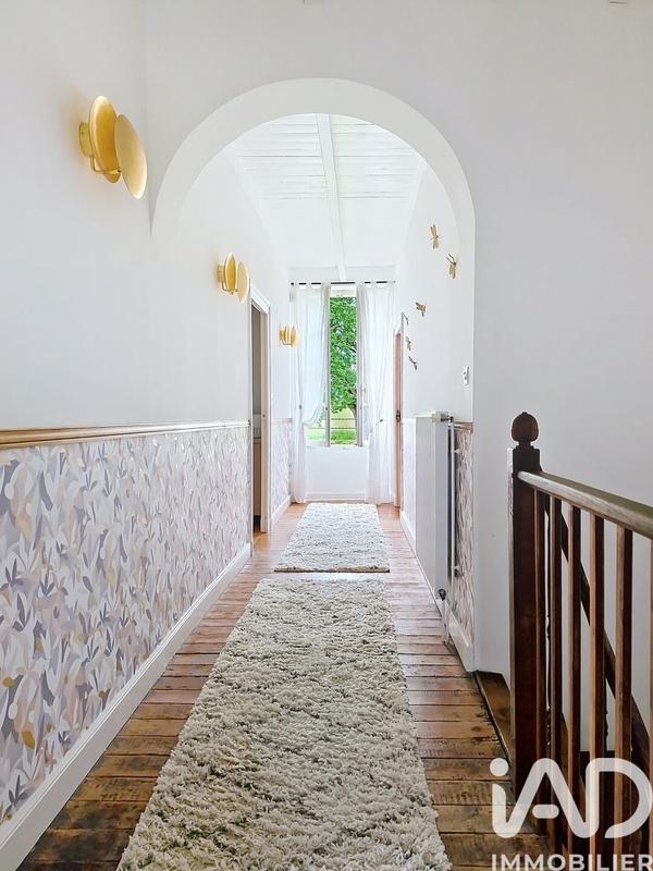 Maison - 437 m² - 12 pièces