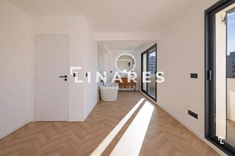 Appartement - 120 m² - 5 pièces