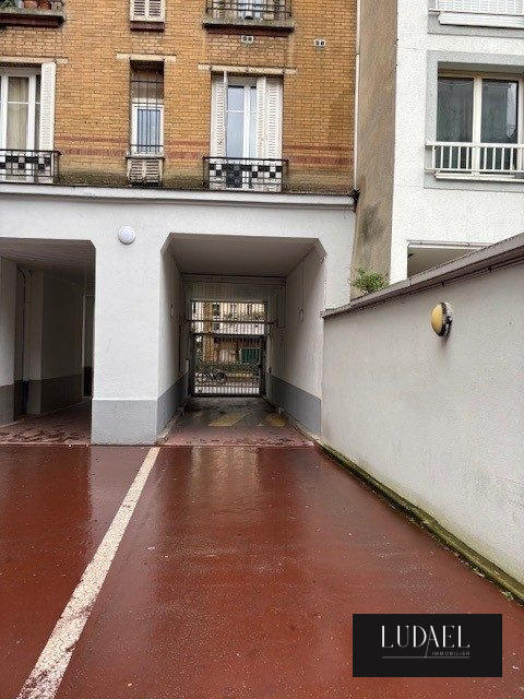 Parking / Garage - 11 m²