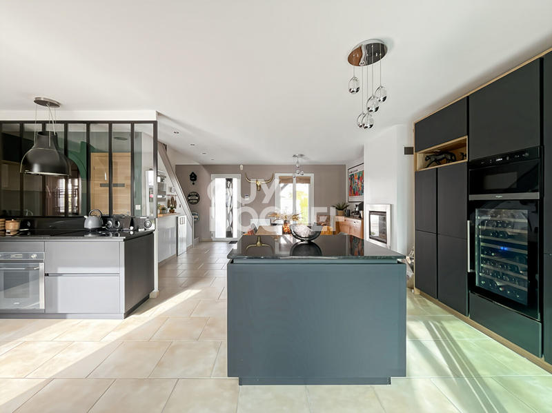 Maison - 149 m² - 6 pièces