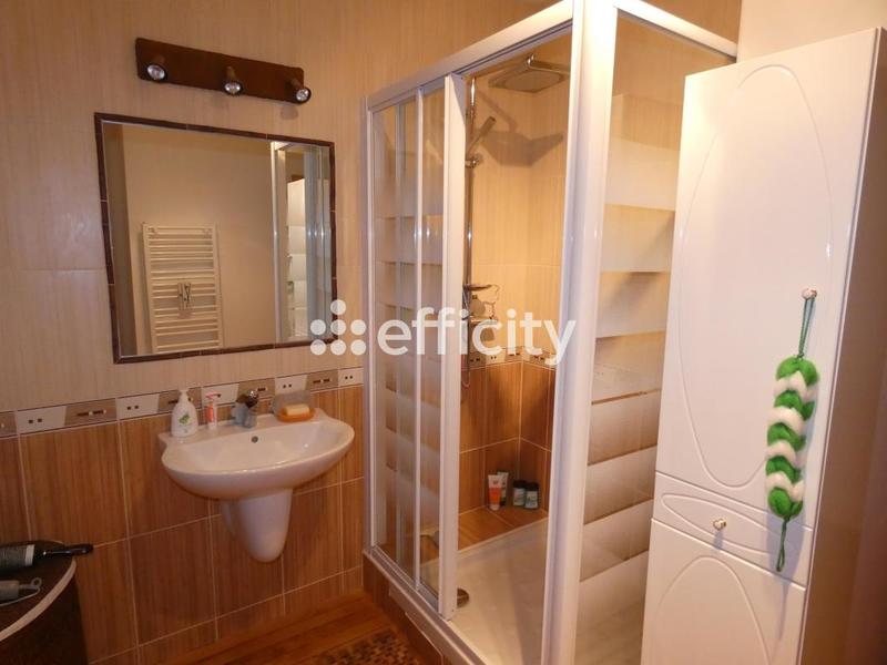 Maison - 360 m² - 9 pièces