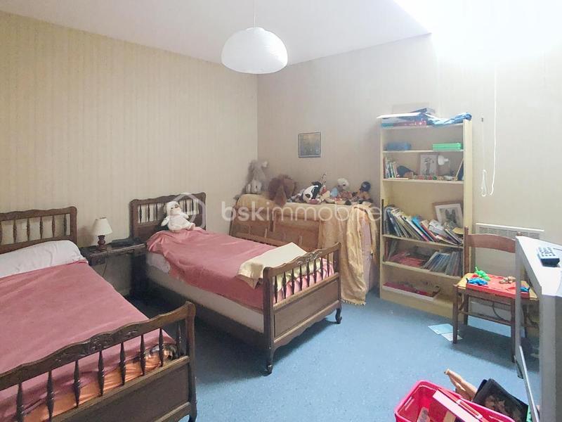 Maison - 241 m² - 6 pièces